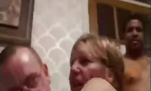 Hot MILF in lingerie seduta sul giocattolo film porno di mature italiane