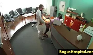 Per saperne di più profumo viene fornito video amatoriali con donne mature con la cattura di un amico